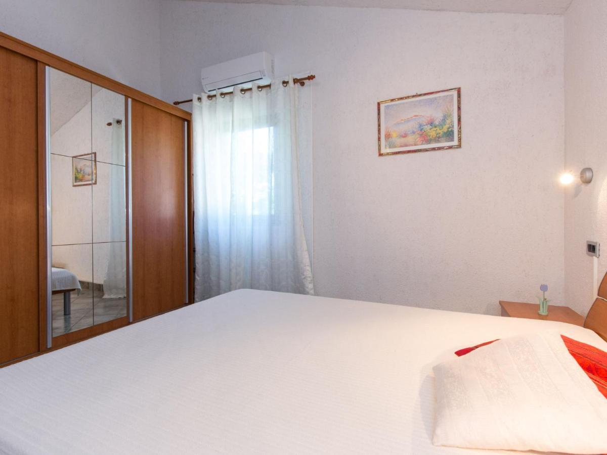 Apartment Starigrad-3 By Interhome Экстерьер фото